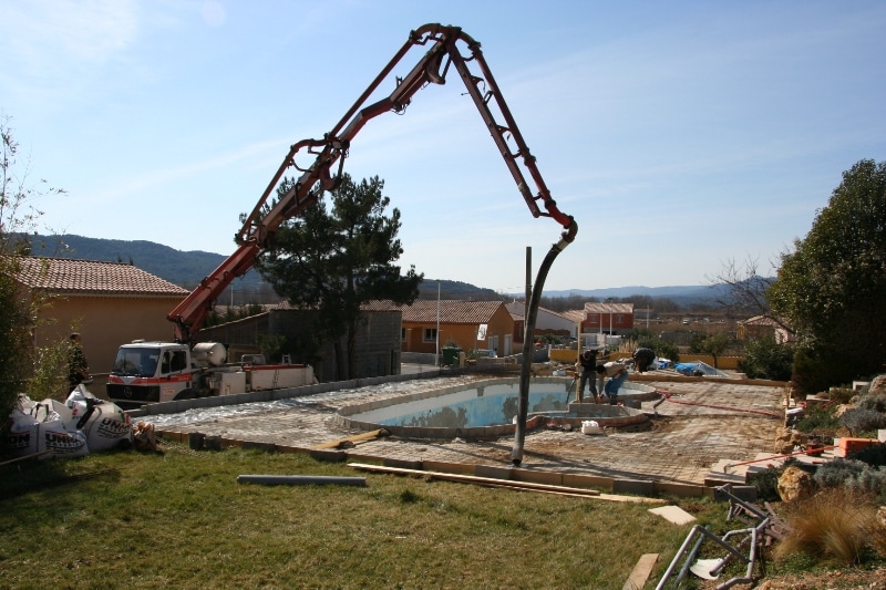 renovation piscine monobloc béton agr béziers