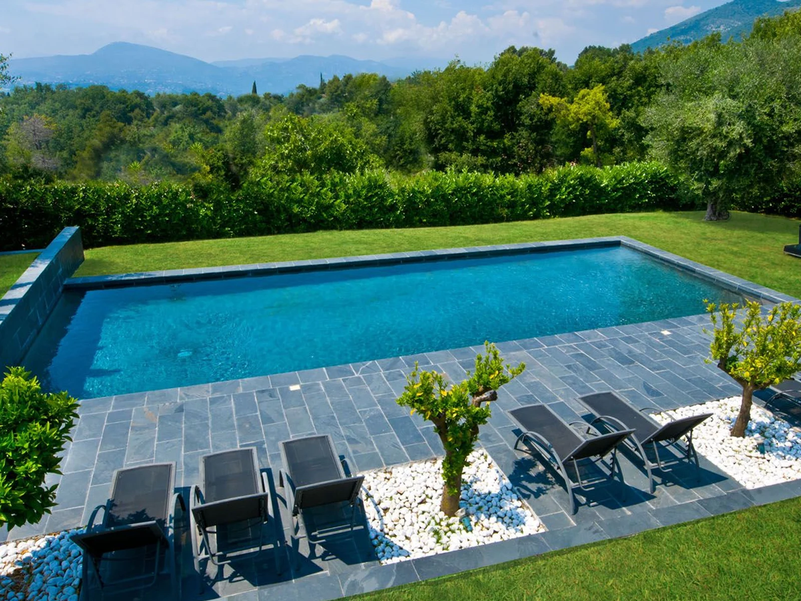 Entretien piscine résidence secondaire dans l’Hérault